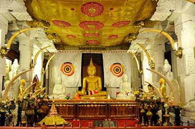 Kandy Tooth Relic Temple | elephanttoe.com