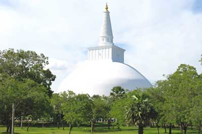  Anuradhapura Sri Lanka | elephanttoe.com