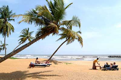 Negombo Relax On the Beach | elephanttoe.com