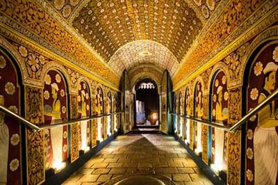 Tooth Relic Temple Kandy  | elephanttoe.com