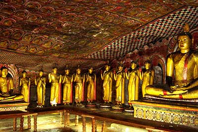Cave Temple Dambulla  | elephanttoe.com