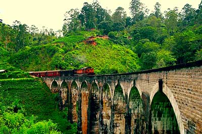 Nine Arch Bridge Sri Lanka | elephanttoe.com